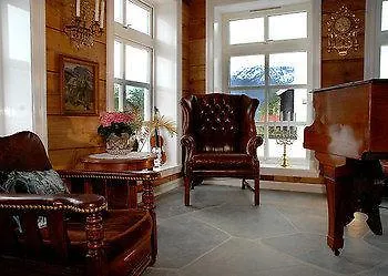 Torvis Hotel Luster